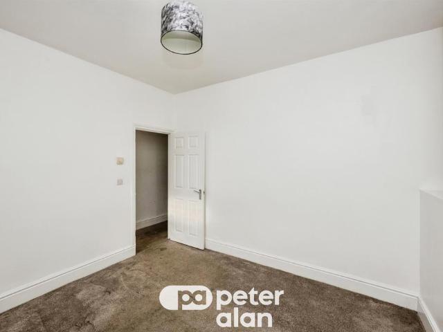 4 bedroom end of terrace house for sale