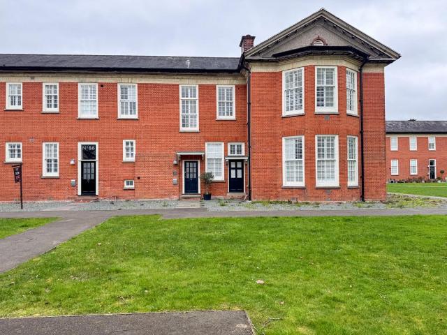 4 bedroom end of terrace house for sale