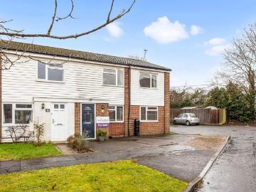 4 bedroom end of terrace house for sale