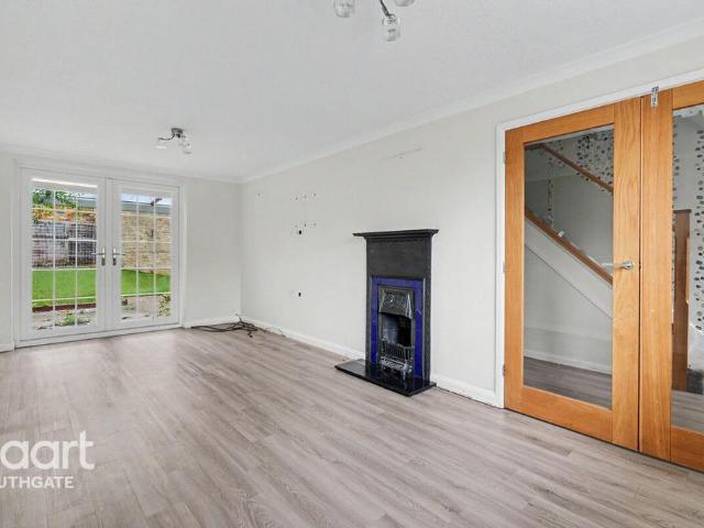 4 bedroom end of terrace house for sale