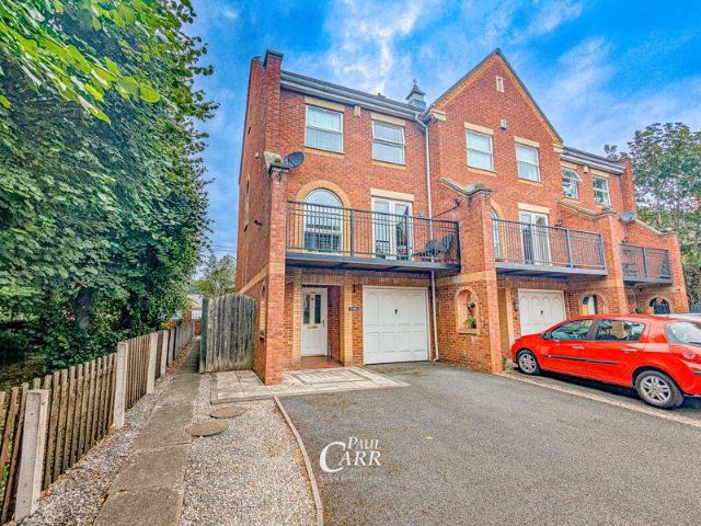 4 bedroom end of terrace house for sale