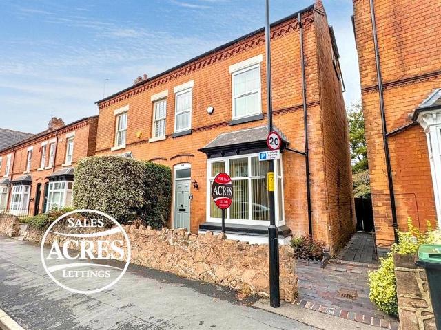 4 bedroom end of terrace house for sale