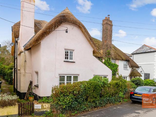 4 bedroom end of terrace house for sale