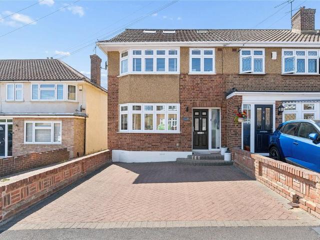 4 bedroom end of terrace house for sale