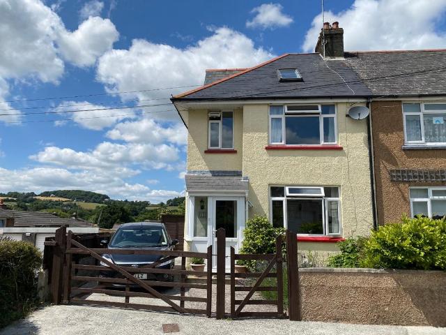 4 bedroom end of terrace house for sale