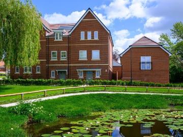 4 bedroom end of terrace house for sale