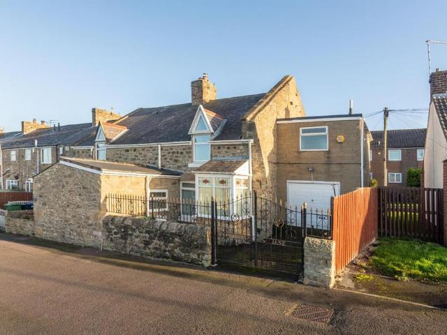 4 bedroom end of terrace house for sale