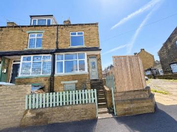 4 bedroom end of terrace house for sale