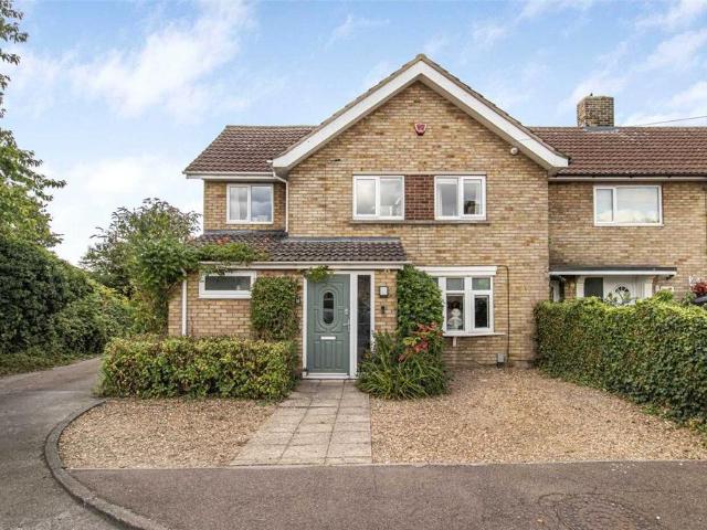 4 bedroom end of terrace house for sale