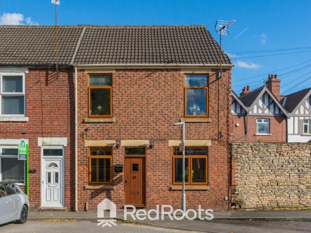4 bedroom end of terrace house for sale