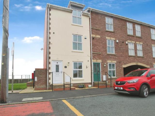 4 bedroom end of terrace house for sale