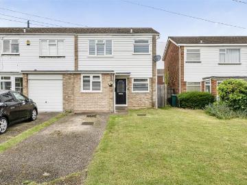 4 bedroom end of terrace house for sale