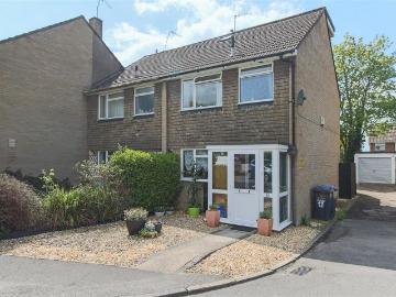 4 bedroom end of terrace house for sale