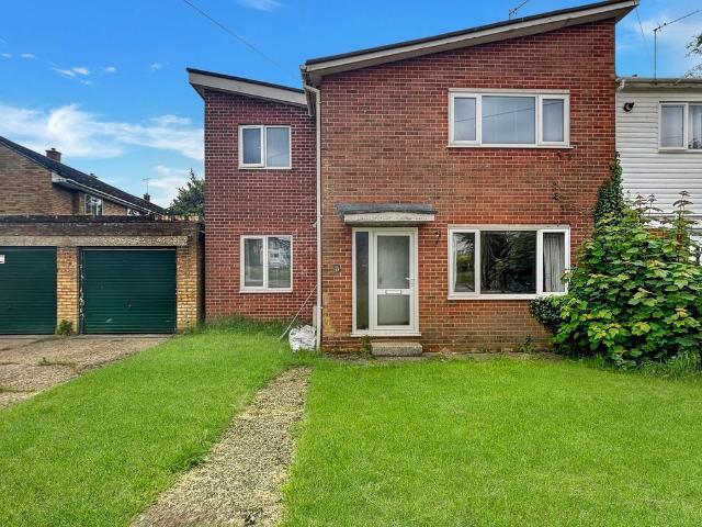 4 bedroom end of terrace house for sale
