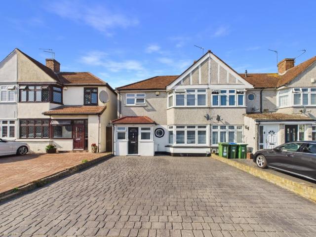 4 bedroom end of terrace house for sale
