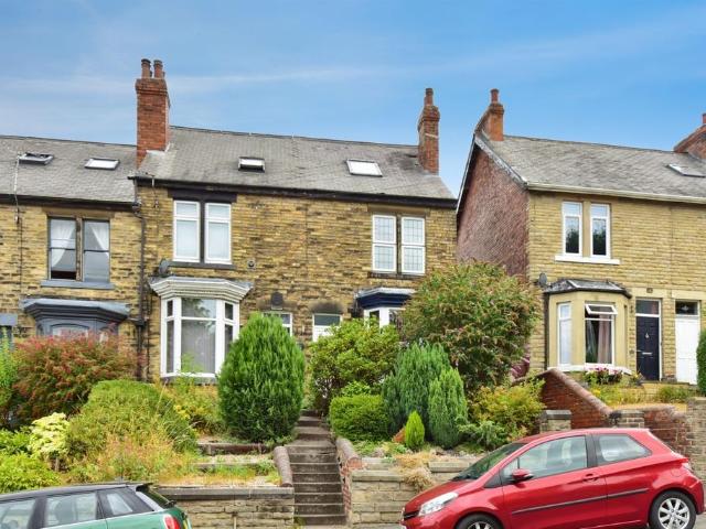 4 bedroom end of terrace house for sale