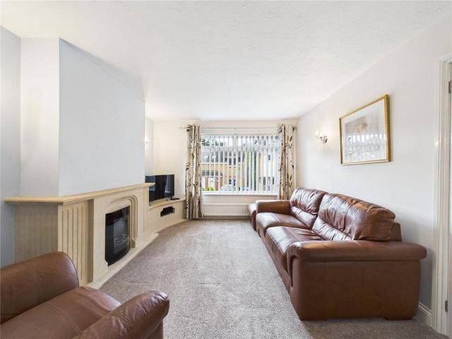 4 bedroom end of terrace house for sale