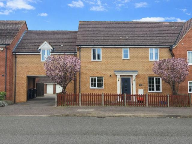 4 bedroom end of terrace house for sale