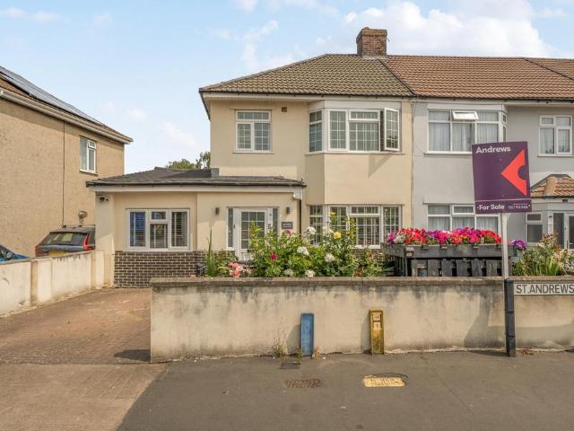 4 bedroom end of terrace house for sale