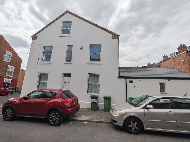 4 bedroom end of terrace house for sale