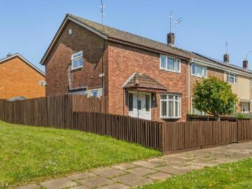 4 bedroom end of terrace house for sale