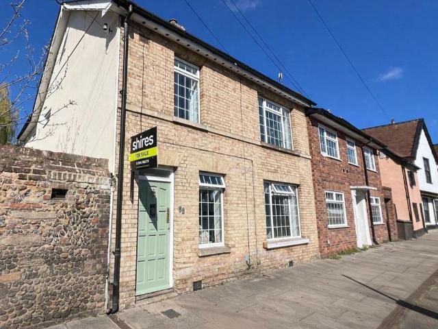 4 bedroom end of terrace house for sale