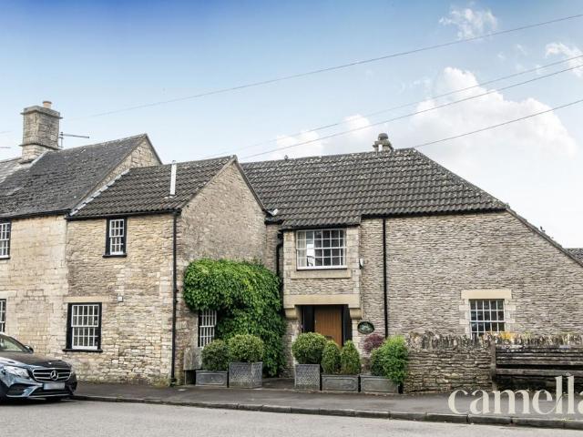 4 bedroom end of terrace house for sale