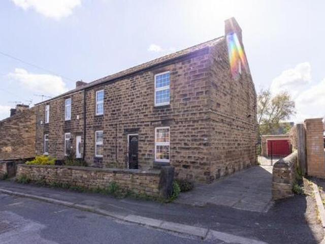 4 Bedroom End Of Terrace House For Sale In Chesterfield, Derbyshire
