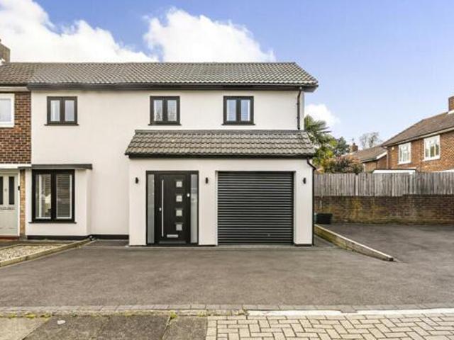 4 Bedroom End Of Terrace House For Sale In Bromley