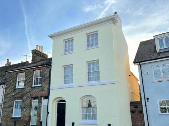 4 Bedroom End Of Terrace House For Sale In Faversham