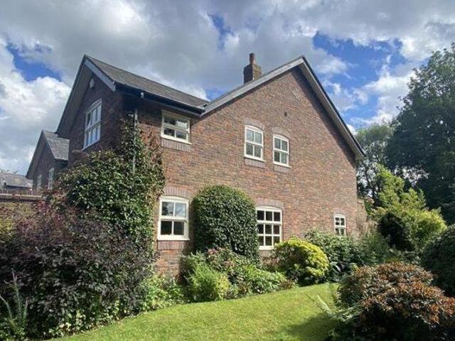 4 Bedroom End Of Terrace House For Sale In Northwich