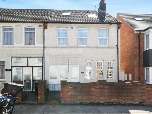 4 Bedroom End Of Terrace House For Sale In Swanscombe, Kent