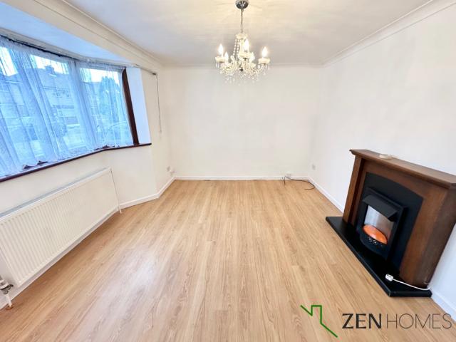 4 bedroom end of terrace house to rent