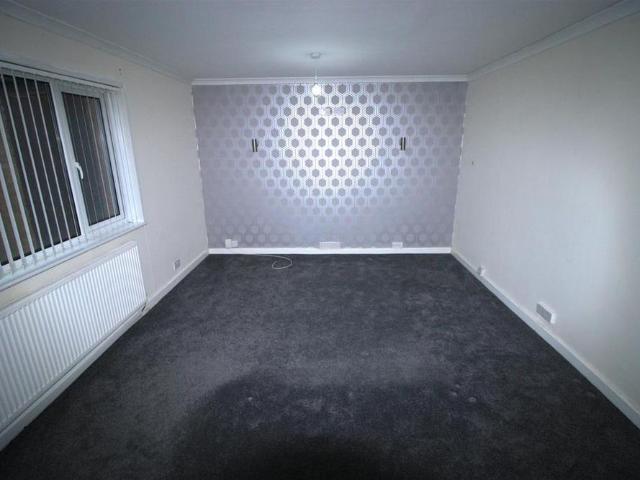 4 bedroom end of terrace house to rent