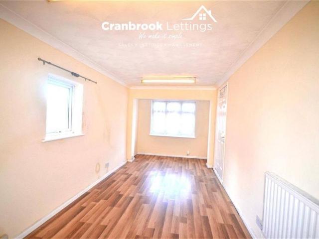 4 bedroom end of terrace house to rent