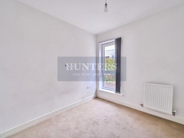 4 bedroom end of terrace house to rent