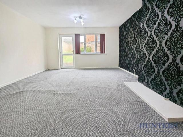 4 bedroom end of terrace house to rent