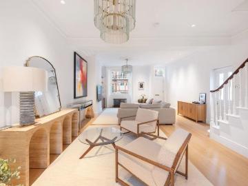 4 bedroom end of terrace house to rent