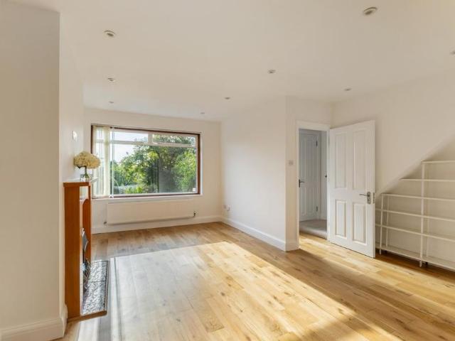 4 bedroom end of terrace house to rent
