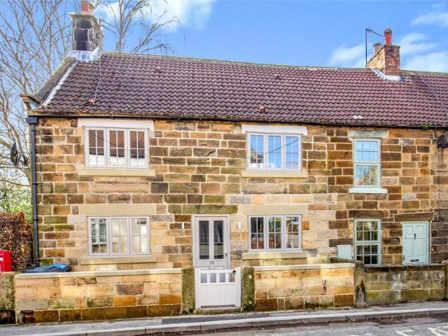 4 bedroom end of terrace house to rent