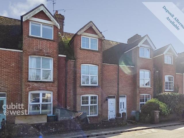 4 bedroom end of terrace house to rent