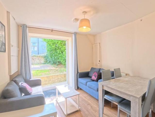 4 bedroom end of terrace house to rent