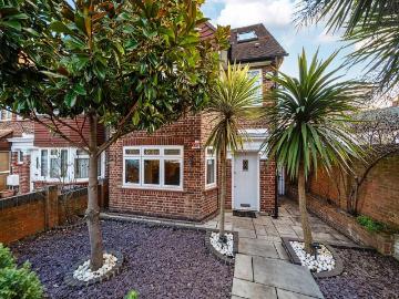 Hounslow, Greater London - Garden, Balcony
