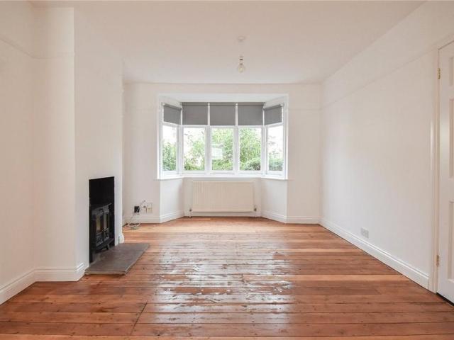 4 bedroom end of terrace house to rent