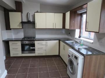 4 bedroom end of terrace house to rent