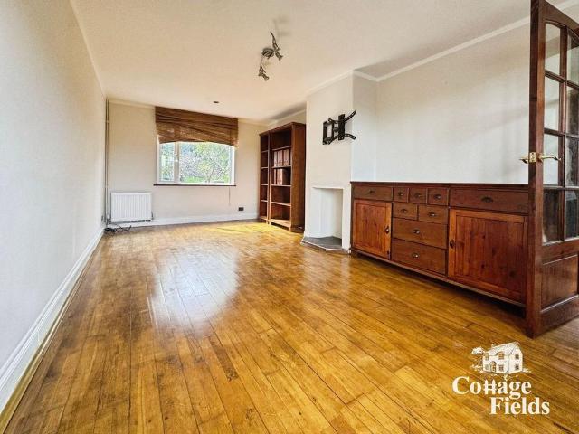 4 bedroom end of terrace house to rent
