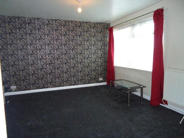 4 bedroom end of terrace house to rent
