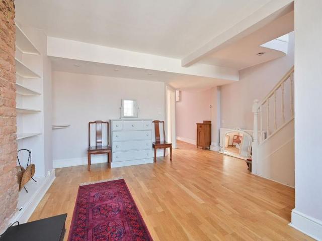 4 bedroom end of terrace house to rent