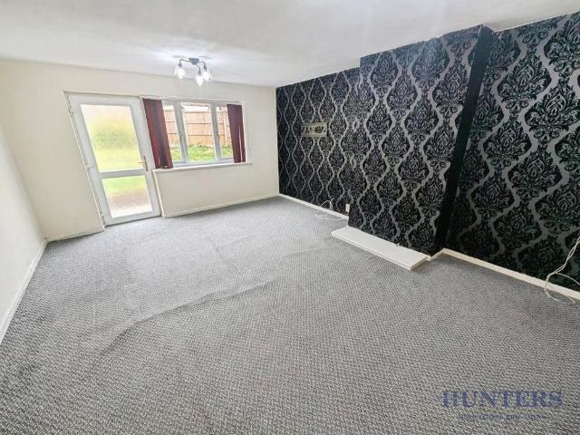 4 bedroom end of terrace house to rent