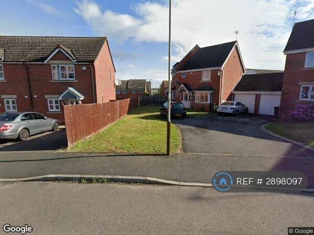 4 bedroom end of terrace house to rent